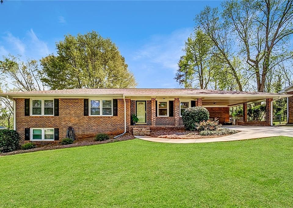 5583 Woodland Dr Douglasville GA Zillow