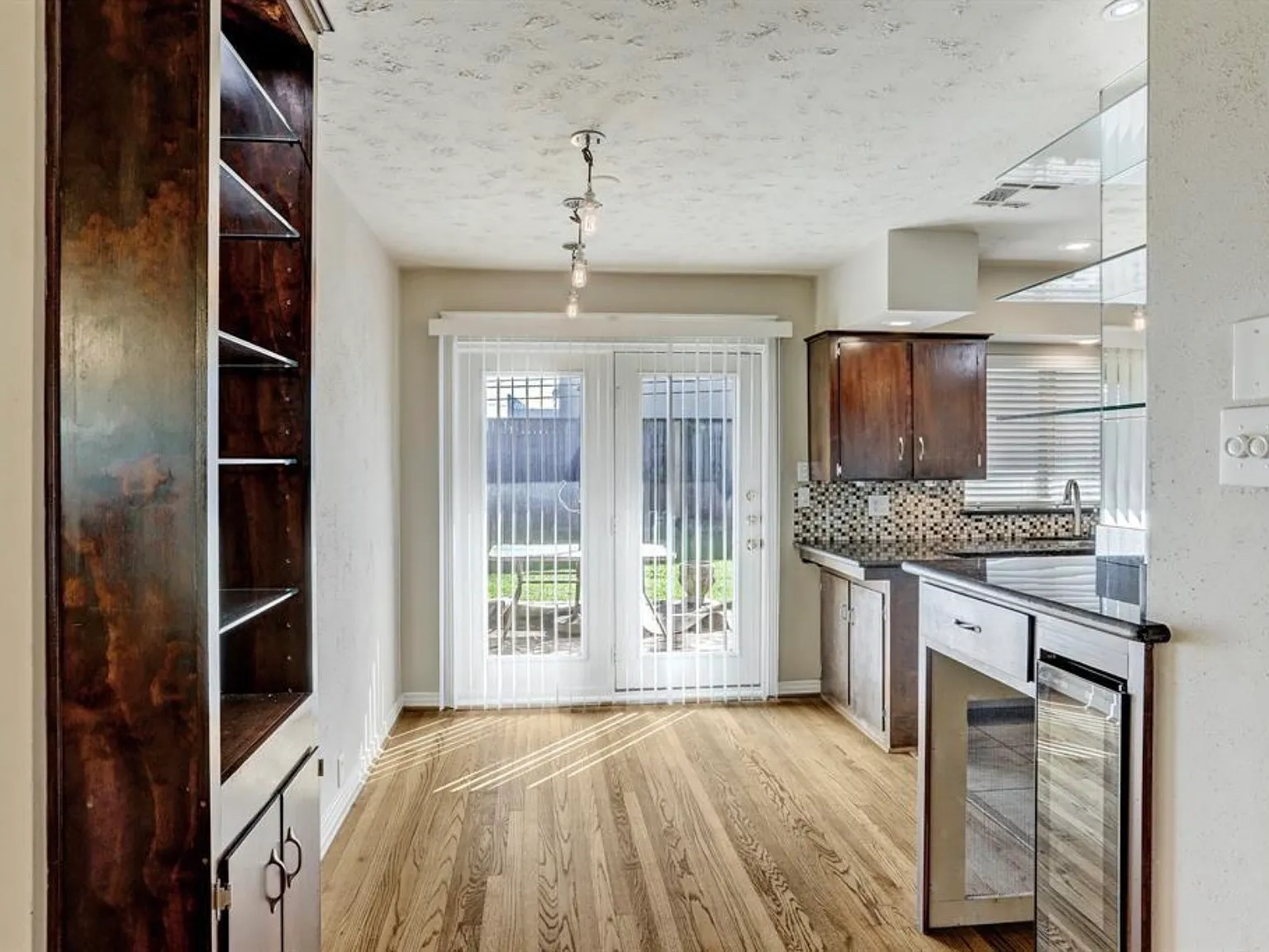 1915 Ansbury Dr — Photo 4