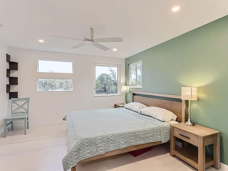 1115 Hancock Dr — Photo 10