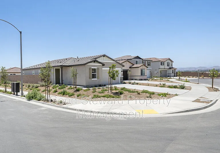 1231 Trojan Cir — Photo 2