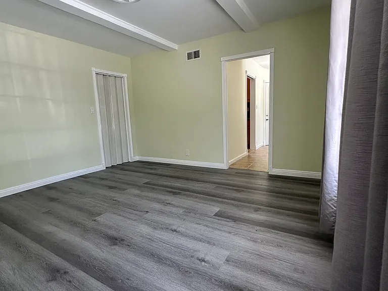 14552 Runnymede St — Photo 43