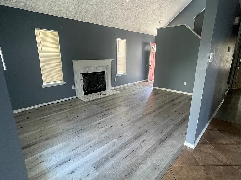 4560 Laurelwood Dr — Photo 6