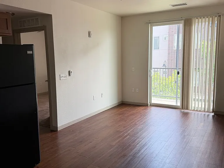 1305 N Peoria St — Photo 9