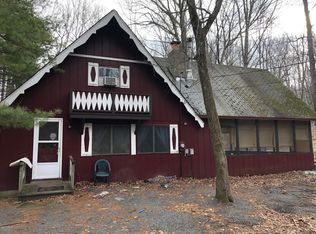 128 Lakeview Dr, Dingmans Ferry, PA 18328