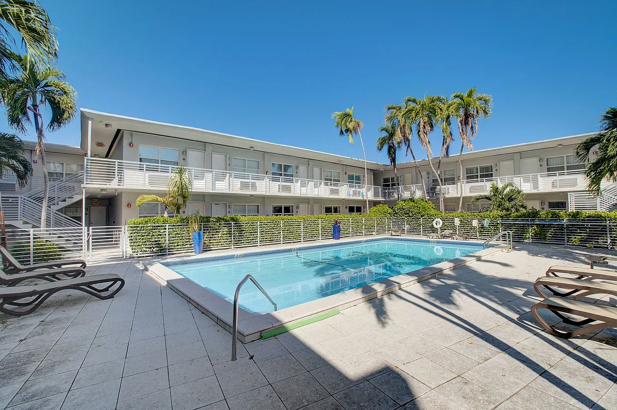 Building Photo - The Boutique Apartments