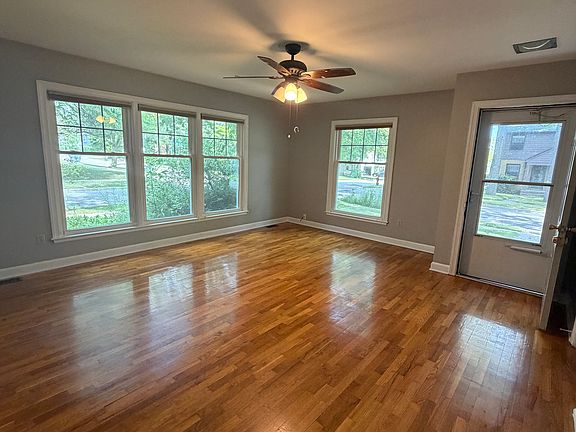 2nd image of 289 Gunson St
