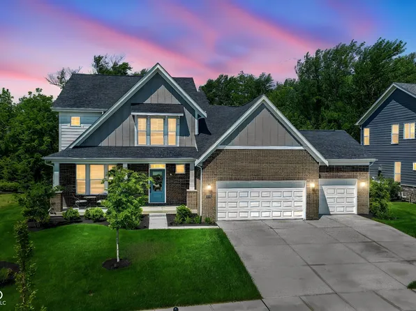 19910 Chatham Green Dr, Westfield, IN 46074