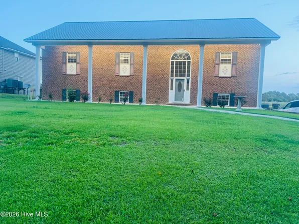 888 Seagate Drive, Newport, NC 28570