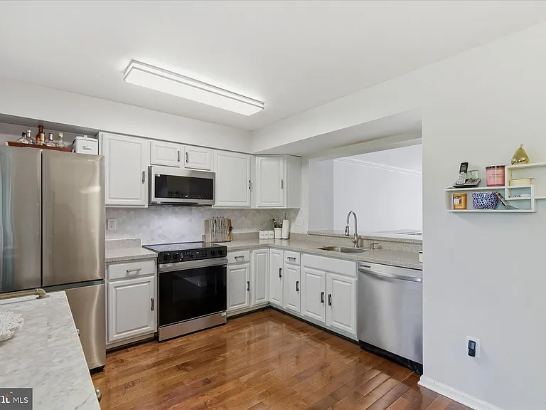 14229 Oakpointe Dr — Photo 6