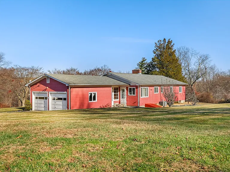 67 Barclay Dr — Photo 37