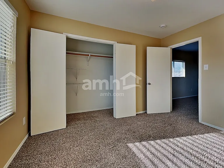 937 Iona Dr — Photo 15