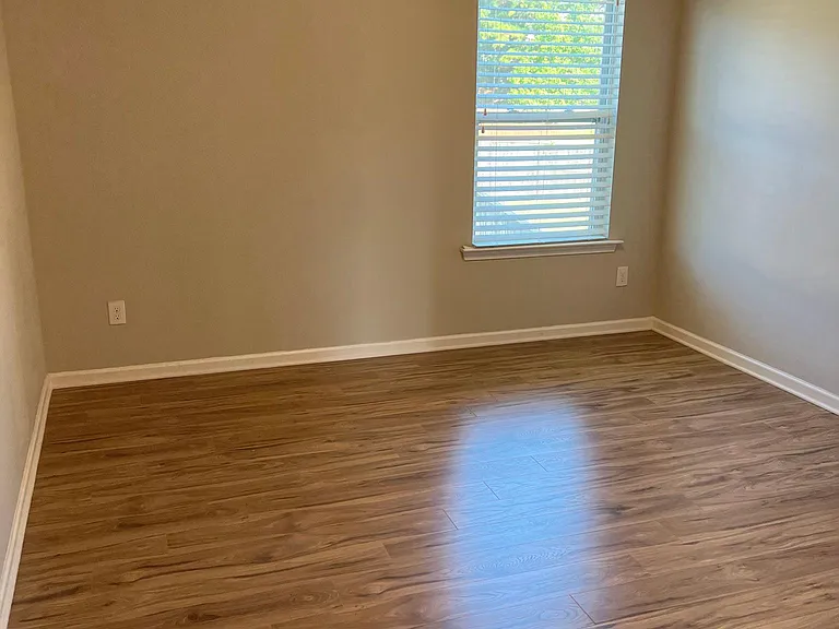 832 Ember Dr — Photo 24