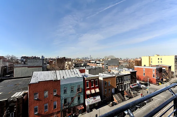 Rented by HCO NY | media 24