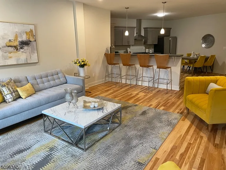 501 South Ave #214 — Photo 4