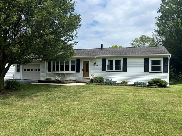12 Orchard Hills Dr, Spencerport, NY 14559