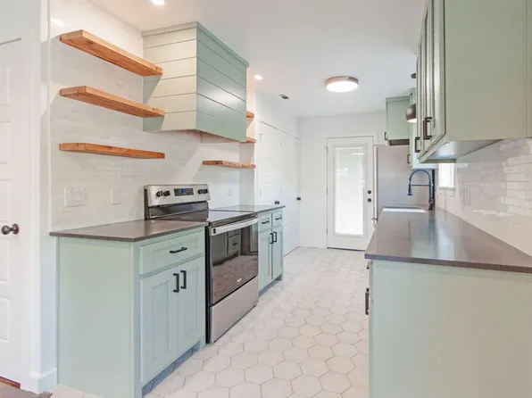 400 W Poplar St, Rogers, AR