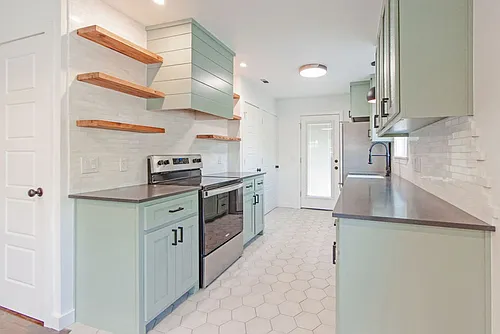 400 W Poplar St #D Photo 1