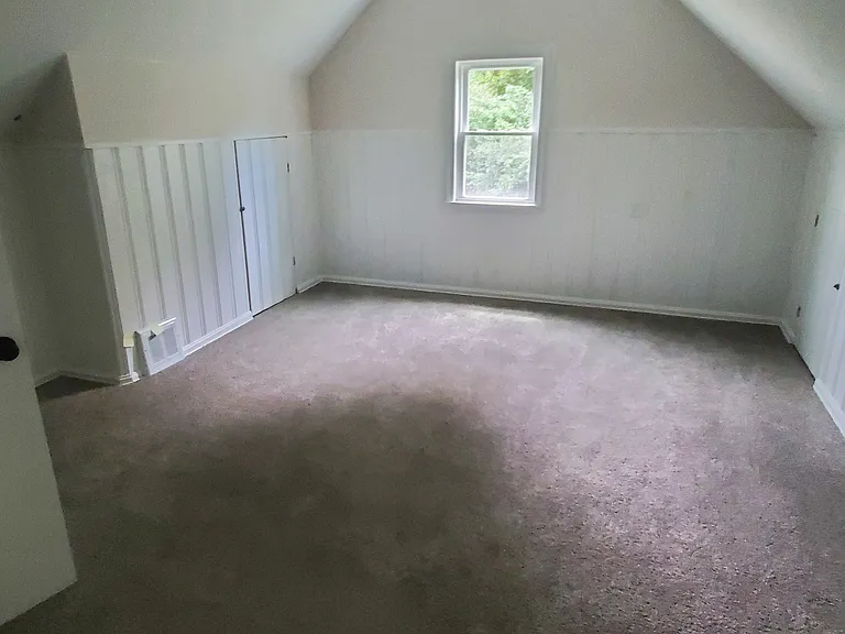 1550 E 222nd St — Photo 17