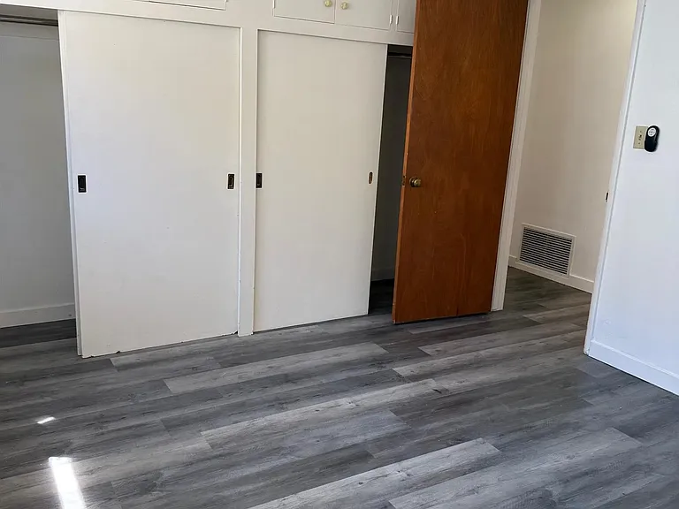 471 E Ave — Photo 5