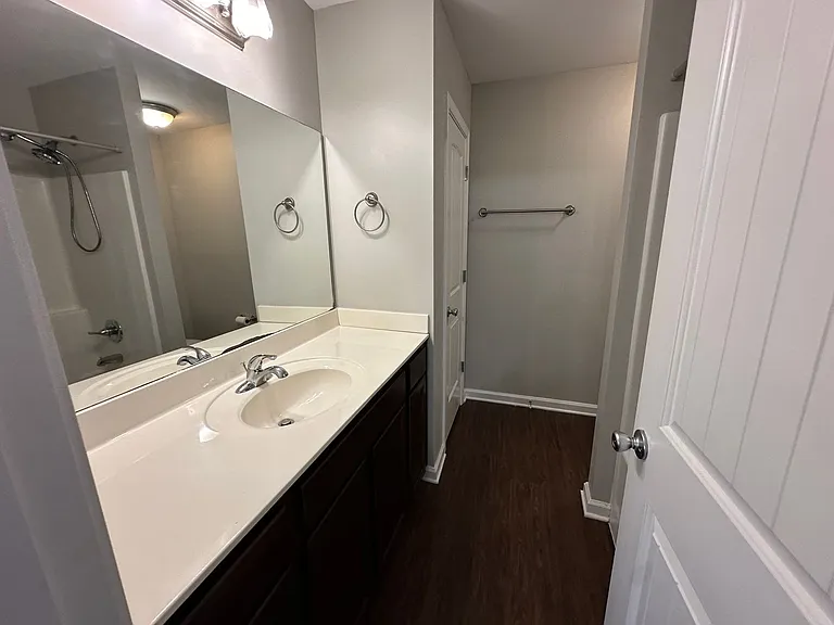 1307 Larkin Ave — Photo 15
