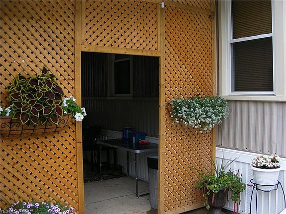 5th image of 140 Delaware Cir