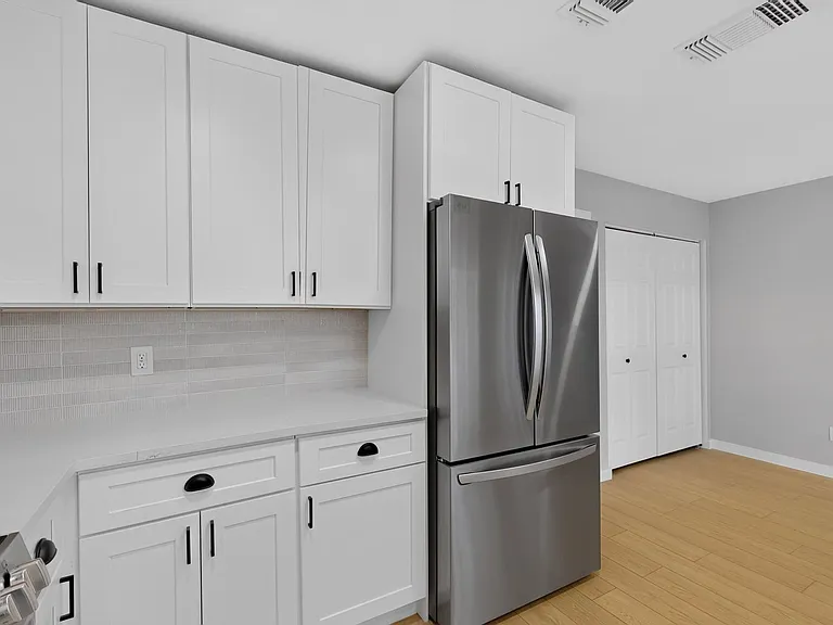1748 Saint James Dr — Photo 18
