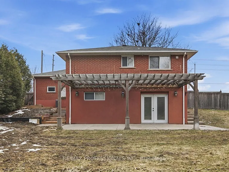 9611 Keele St #D — Photo 13