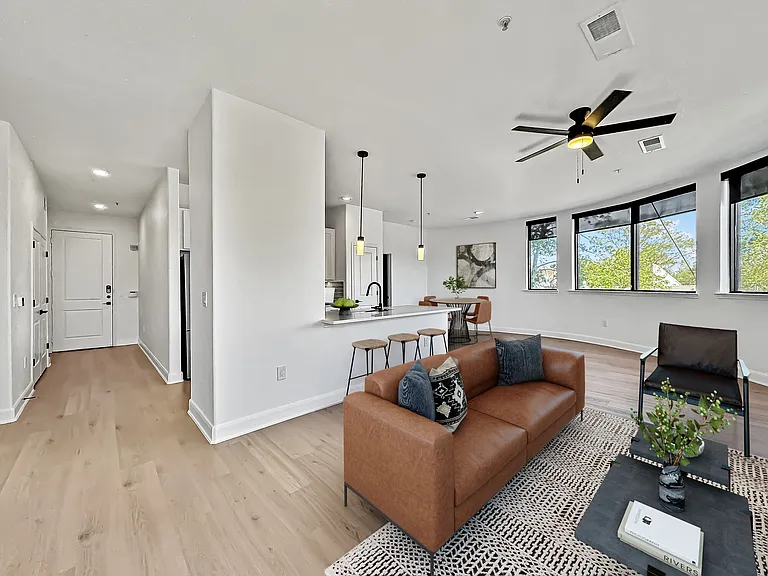 Instrata Upper Kirby — Photo 17