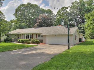20 Clark Rd, Trumbull, CT 06611