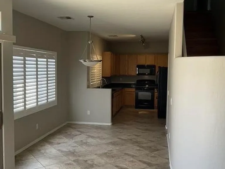 1015 S Val Vista Dr #33 — Photo 3