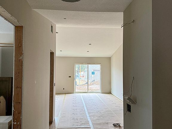 3rd image of 236 S Chestnut