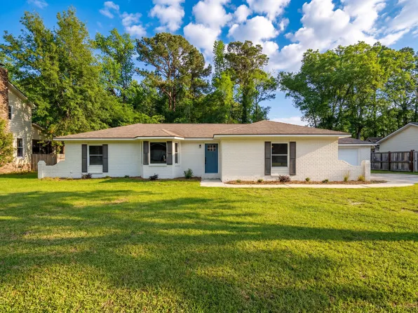 230 Smythe Dr, Summerville, SC 29485