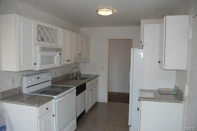 2 bed, 1448 sqft, $3,900 — Photo 3