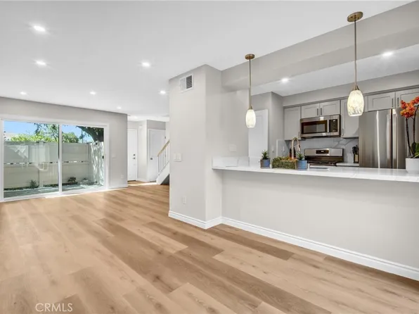 28835 Conejo View Dr, Agoura Hills, CA 91301