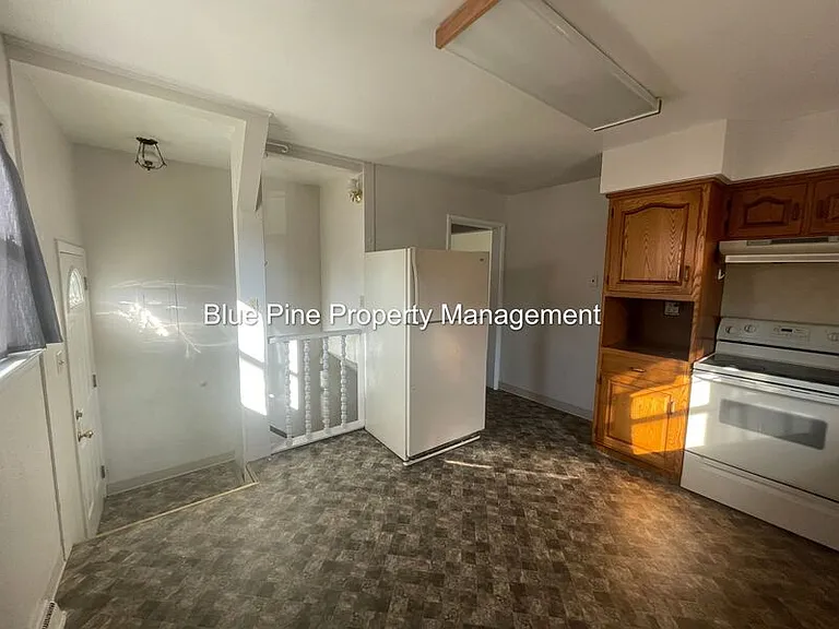 960 Homer Ave — Photo 5