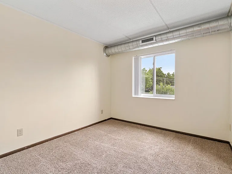 River Bluff Apartments — Photo 17