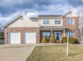 1804 Periwinkle Ln, Godfrey, IL 62035