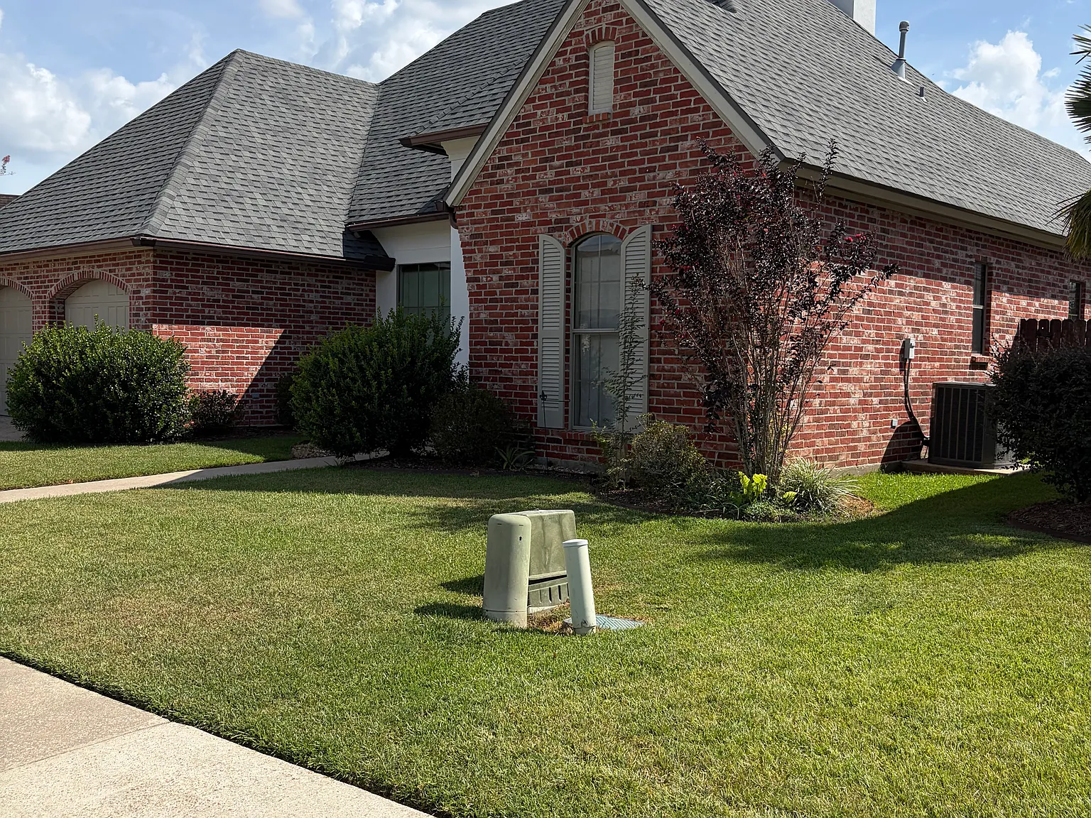 4 bed, 2152 sqft, $2,300 — Photo 3