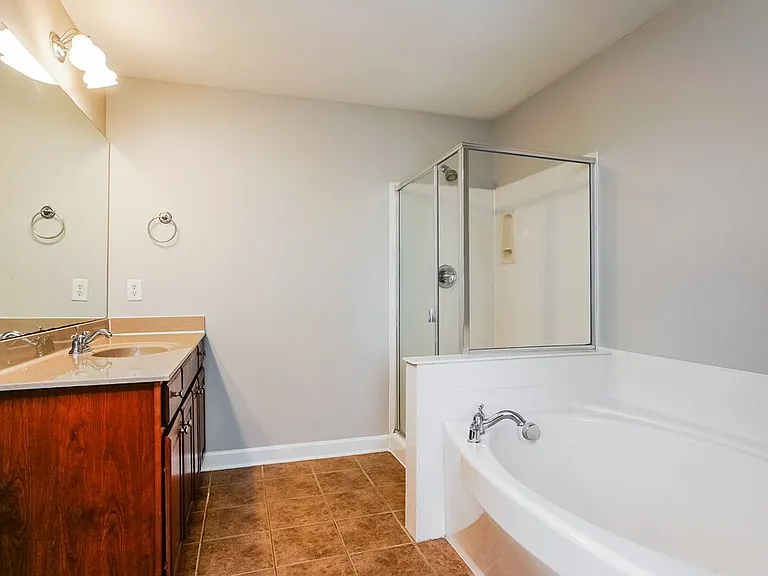 1320 Trailing Rose Ct — Photo 12