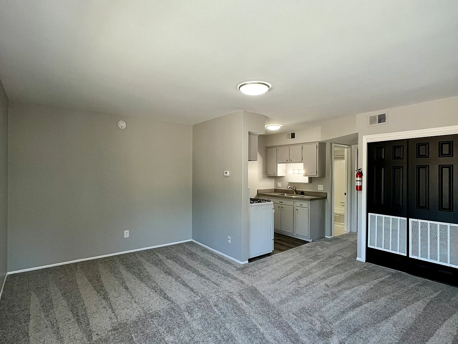 4441 Oakwood Boulevard - #4 — Photo 3