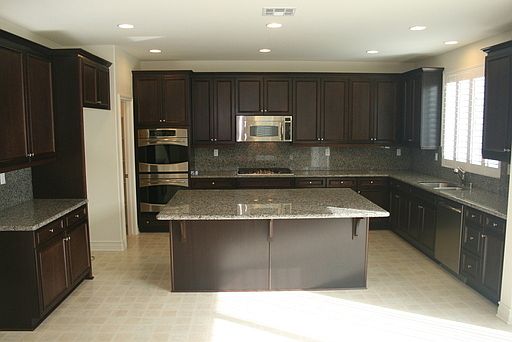 2nd image of 6481 Youngstown St
