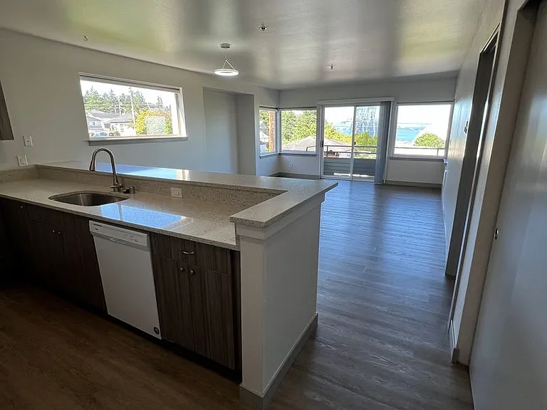 2921 Federal Ave — Photo 10