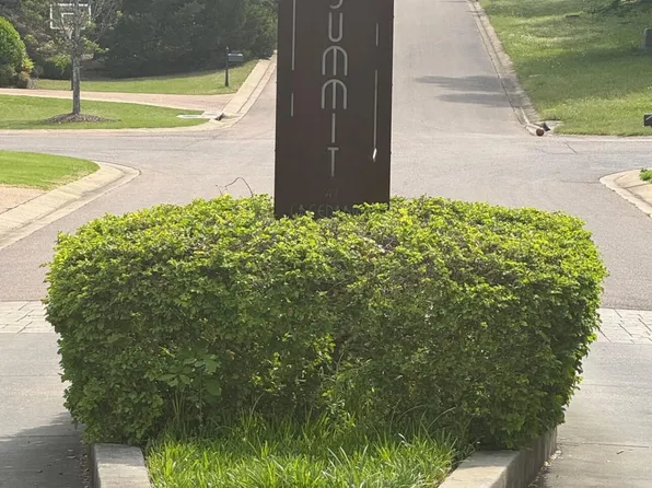 Greenbriar St, Starkville, MS 39759