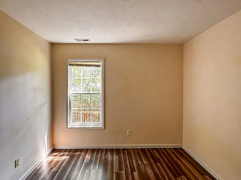 118 Jefferson Dr — Photo 13
