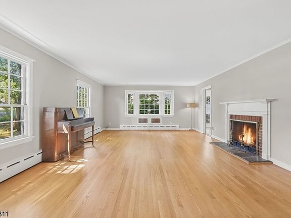 4th image of 260 Fairmount Ave