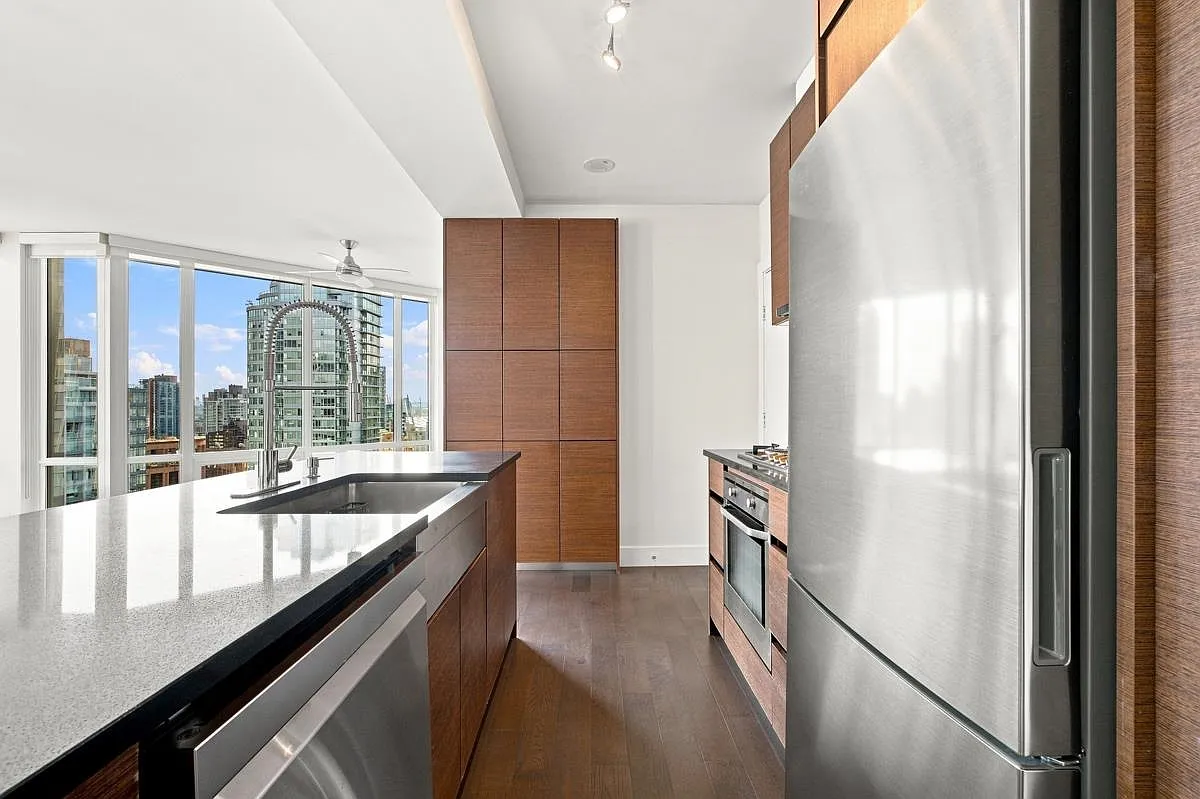 2 bed, 1028 sqft, $3,800 — Photo 4