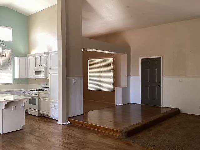 43356 Honeybee Ln — Photo 2