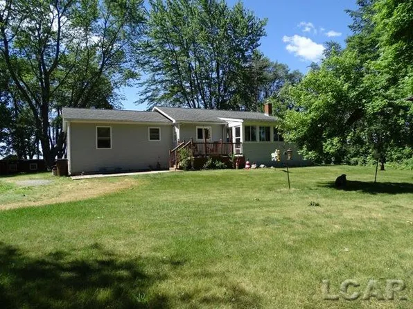 4271 Holloway Rd, Adrian, MI 49221