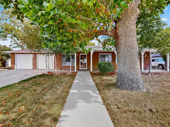 2120 Hoffman Dr NE, Albuquerque, NM 87110