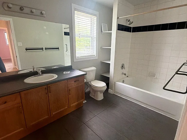 1138 Limberlost Rd — Photo 3